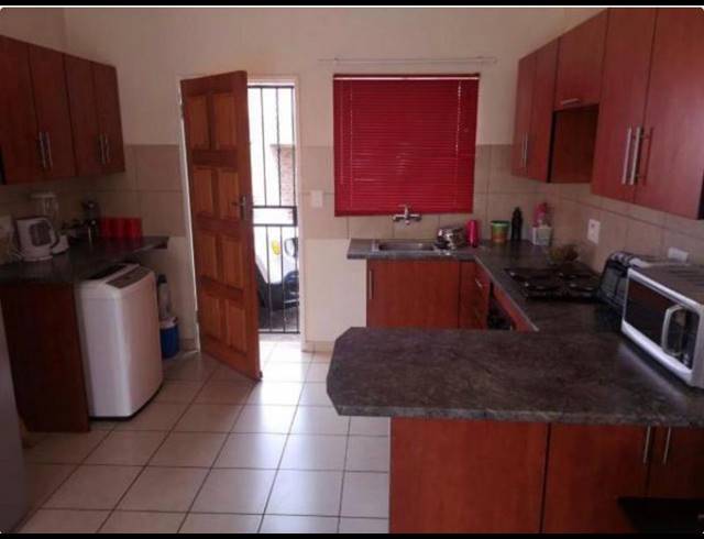 2 BEDROOM TOWNHOUSE FOR SALE IN THE ORCHARDS